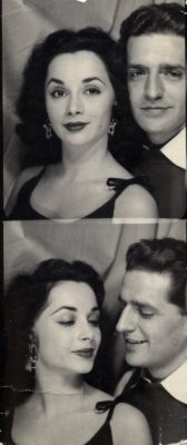 southerncharmm:  vintagephoto:  1950’s photobooth  She and her eyebrows are perf 