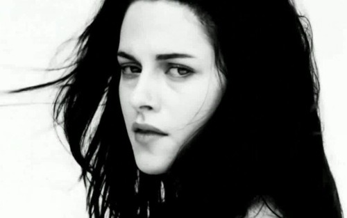 The Tangential Captions For This Photo Of Kristen Stewart