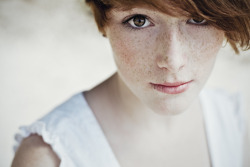 brodydangeldorpher:  Beautiful eyes and FRECKLES