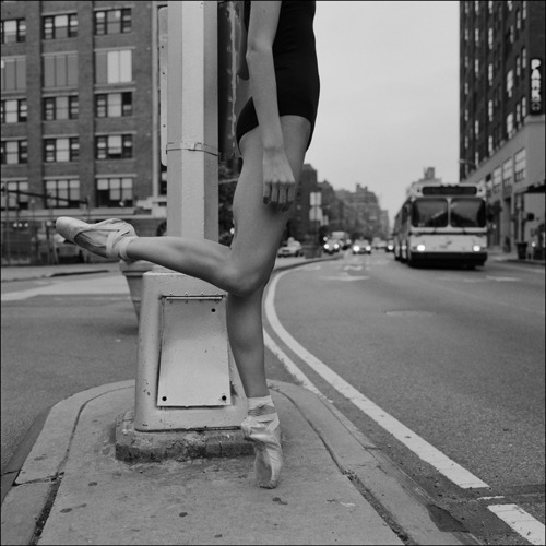 whatstheenpointe:  Waiting for the Bus 