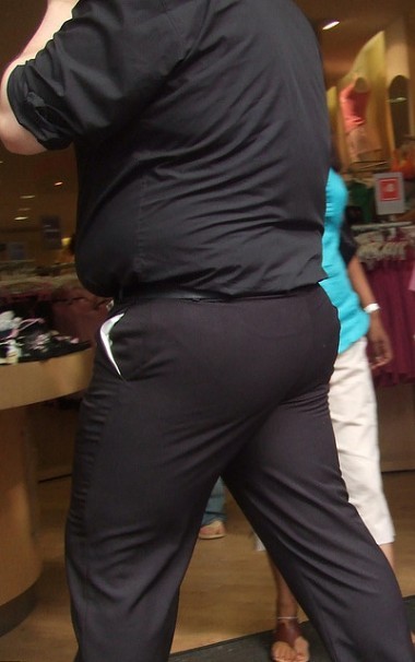 elektrocub:  tubbinlondon:  mmmmmmm tight trouser do it for me every time…   me