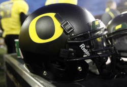 oregon-ducks-football:  Blackoregonhelmet