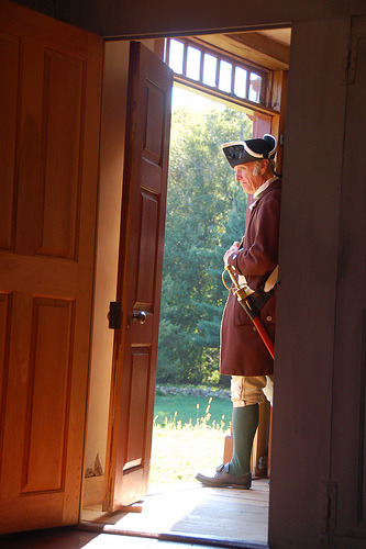 Minuteman National Park, Captain William Smith House: a park ranger in colonial dress uniform watche