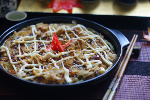 everythingjapanese:  Okonomi Yaki Udon (via stanleyphotoblog)