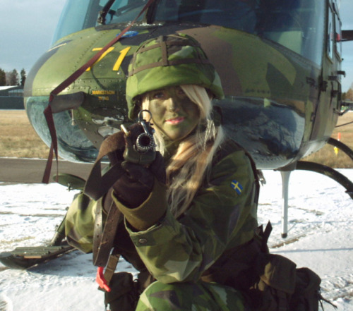 Porn photo via: http://thewondrous.com/48-killer-female-soldiers-from-various-countries/