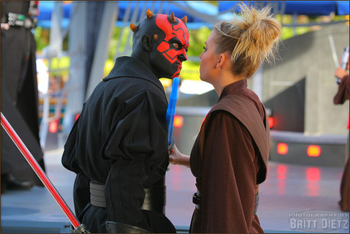 Sith Lord Darth Maul stares down Jedi Knight Cytana at the Jedi Training Academy in Disneyland, Cali