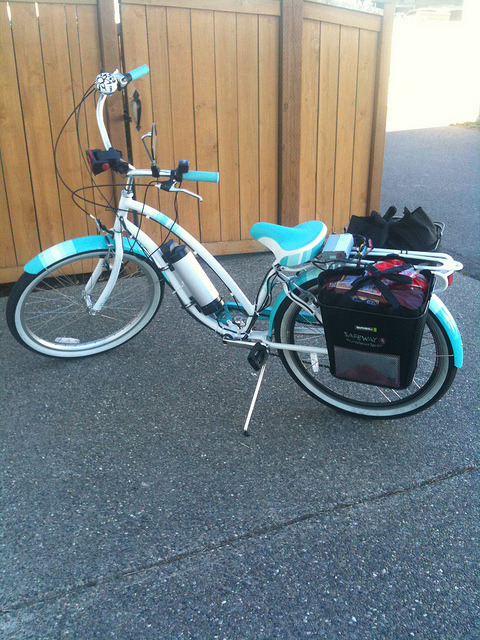 fuckyeahweirdbikes: Bike baskets on Flickr. It’s not that funky of a bike, but I’m partial to it. It