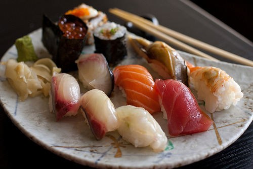 thenommables:  Sushi Plate (by WWJE) 