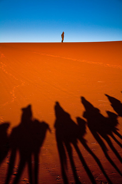 pusterbosey:  Morocco - Sahara: Desert Trekking by John &amp; Tina Reid on Flickr.