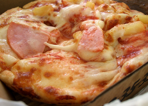 ffoodd:  Hawaiian Pizza (by My Little Rascal) 