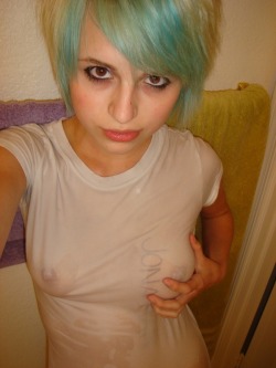 epicselfshots:  Please also follow our other blog http://reblogcuties.tumblr.com  Damn she&rsquo;s sexy