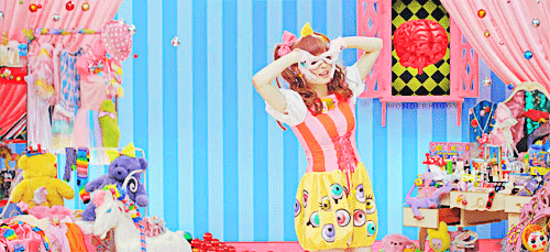 (ﾉ◕ ヮ ◕)ﾉ*･✧Kawaiii*･✧