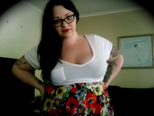 chubby-bunnies:  Ugh that is such a compliment! Thank you so much, it means a lot to me <3 -Bec x queenybumblebeezy:  You are SO beautiful! you wear the sleeves with such grace and femininity! love it. chubby-bunnies:  Wearing this dress today after