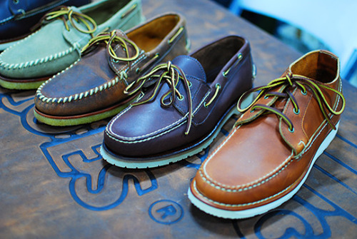 Red Wing SS12
Digging the yellow crepe soles
Source: Selectism