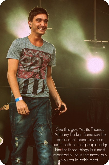 hefeedsmyaddiction:  he’s so cute, omg, i love him. 