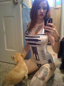 flesh-odium:  R2D2 makes a hot ass bathing suit… &lt;3 NMP 