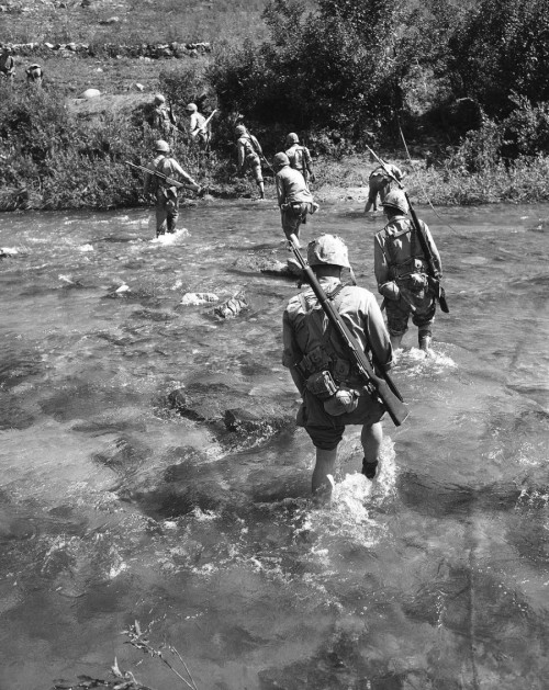 dogatemytank: © George Sweers 1951US Marines, Punchbowl Valley, Korea