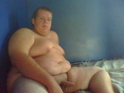 twchub69:  cam4chubs: cory_123 (thanks to a submitter =)   Mmmm, very attractive man :33  Woooooff!!! 