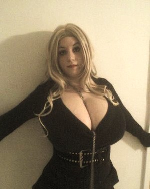gettinthereok:  worldofboobs:  Just How Big Are Those Boobies 2  big, big and big