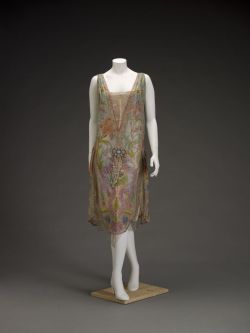 omgthatdress:  Callot Soeurs evening dress ca. 1926 via The Indianapolis Museum of Art 