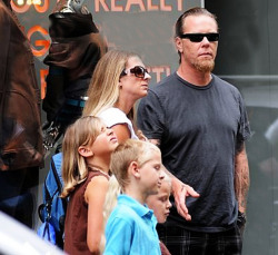 holierthanyou:  Family Hetfield 