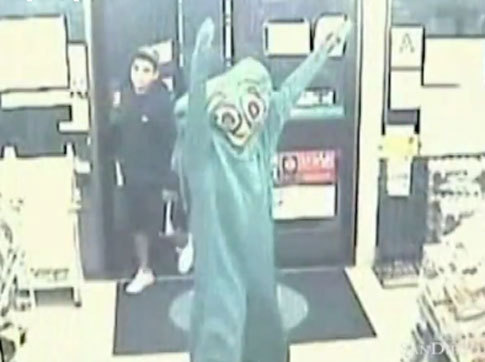 inothernews:
“ When Gumby Attacks: A man who dressed up as Gumby tried to rob a San Diego 7-Eleven. He was foiled in his attempts after the store clerk, apparently annoyed, declared “I don’t have time for this.” ”