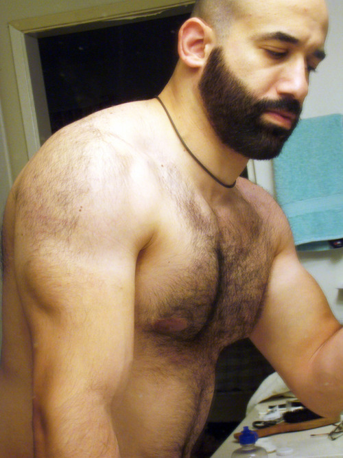 cobrazzo:  hollywoodmatt:  Did chest this morning, and I’m gonna work out back tonight..   http://cobrazzo.tumblr.com/ 