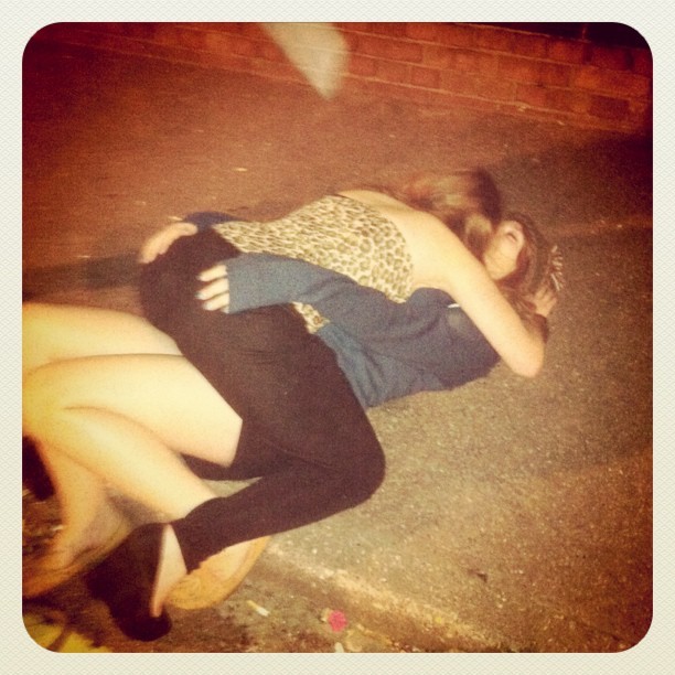 edwardcrawley:  Sexy drunk lady cuddles! #bitches #drunk #sex #lesbians (Taken with