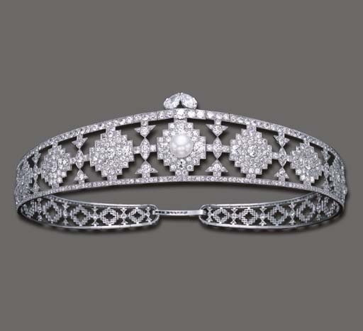omgthatdress:  Cartier bandeau ca. 1925 via Christie’s 