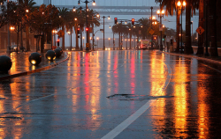 Fuckyeahstreetlights:  “The Beauty Of Rainy Nights In A City Full Of Lights.”-