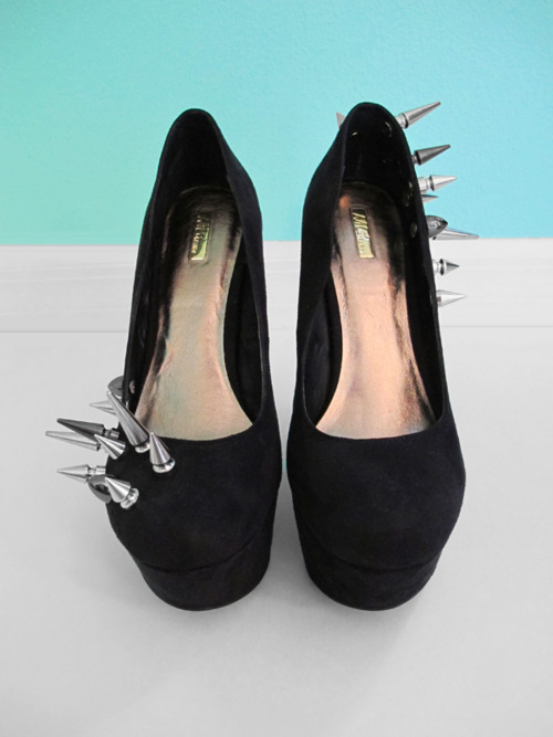 DIY - Asymmetrical Spiked Wedges