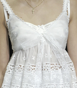 babyhearted:This looks like the dress Lana wore in her ride video, the cross necklace makes it all the better