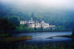 skin-trade:  yerawizardharry: Kylemore Abbey, Ireland 