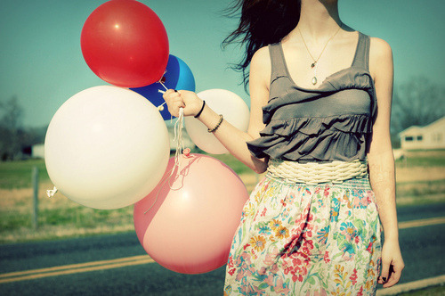  Muitas pessoas passam pela sua vida, poucas permanecem, mas todas te ensinam algo. ∞  