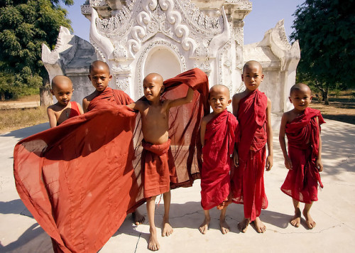 pusterbosey:  Ondaw, Myanmar. by Robin Thom on Flickr. 