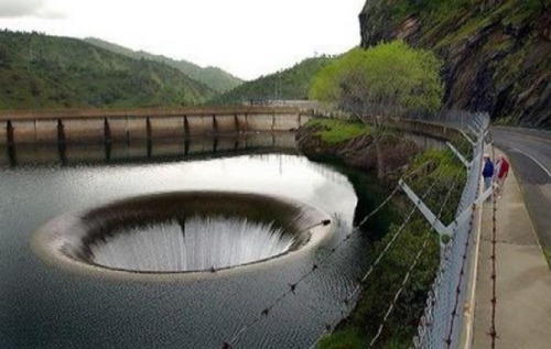 jennaanne01:The “Glory Hole” in Napa Valley, swallows water at a rate of 48,800 cubic feet per secon