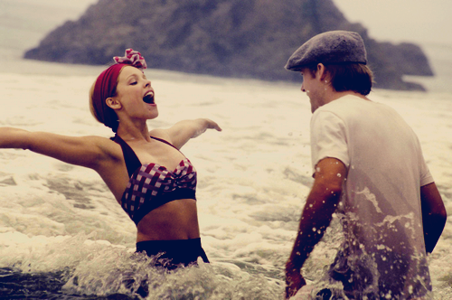 happinessbutnotsadness:  O primeiro amor é eterno, apesar de pertencer a um passado distante. -               Cecília Meireles 