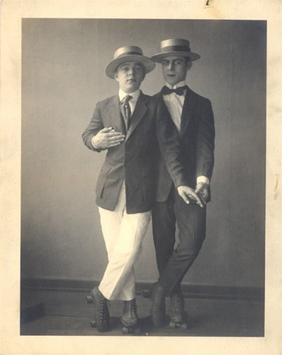 victoriangentlemeninlove:  Oh so very dapper. Check those rollerskates.