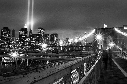 black-and-white:  WTC Tribute in lights, NYC 2007 (by noamgalai) 