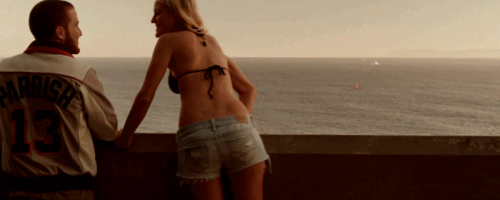 Do que adiantaria eu estar na praia mais linda, no campo mais florido ou até mesmo na mansão mais luxuosa se eu não estiver ao seu lado.
