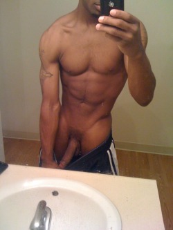 talldaddy:  thepenthousesuite:  He needs some help  www.talldaddy.tumblr.com