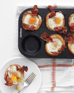 bkfst:  Bacon, Egg, and Toast Cups - Martha