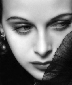 hedylamarr:  Hedy Lamarr, the famous closeup