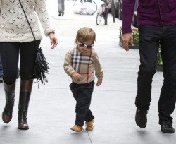 glamourrush:  he’s so cuteee love mason