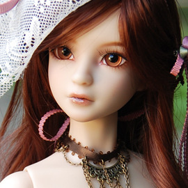 I wish I had one of these type of dolls D: