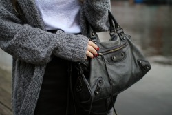 sundaylatte:  aes-thetic:  warm cardigans!