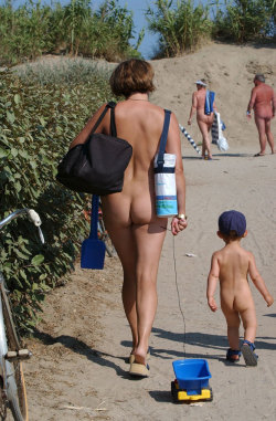 Ramblingtaz:  Please Submit Your Articles Or Photo’s On Nudism/Naturism.  My Blog