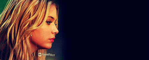 inthiswholedamnworld:  Crescer e aceitar. Cair e levantar. Ultimamente essa tem sido a minha filosofia.   inthiswholedamnworld  