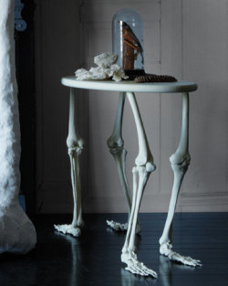 gothiccharmschool:  Alas, I do not have the D.I.Y. skills necessary to make this. But oh! How I want one. Decorative Skeleton Bone Table, via 365daysofhalloween: Tools and Materials •Coping saw •4 faux bone legs •4 double-threaded screws •Epoxy