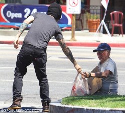 tyleroakley:  alexforthewin24:  thesulfurandthesea:  Pete Wentz taking food from a homeless man and then laughing about it  Just looked this up.  Pete and Ashlee bought him the groceries and gave it to him.  Don’t switch it around.    omg everyone here